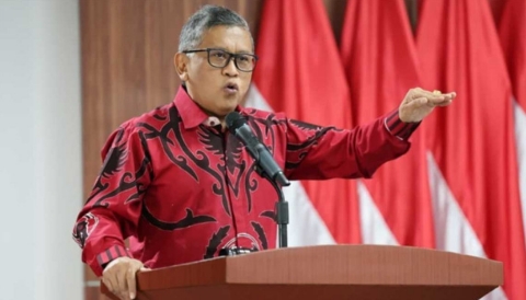 Sekjen DPP PDI Perjuangan Hasto Kristiyanto menyampaikan pesan Natal 2025 di Jakarta, Kamis (25/12/2025).