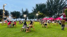 Kota Surabaya yang ramai dikunjungi wisatawan selama libur Natal 2025.