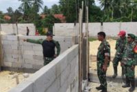 Dandim 0827/Sumenep Letkol Arm Bendi Wibisono meninjau progres pembangunan Koperasi Merah Putih di Desa Sendang, Kecamatan Pragaan, Selasa (06/01/2026).