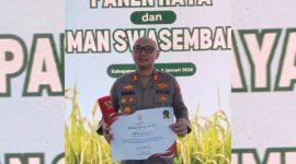 Kapolres Sumenep AKBP Rivanda, S.I.K., menerima penghargaan langsung dari Presiden Republik Indonesia Prabowo Subianto.