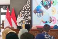 Bupati Lumajang saat menyampaikan arahan dalam Forum Konsultasi Publik RKPD Kabupaten Lumajang Tahun 2027 di Pendopo Arya Wiraraja, Rabu (7/1/2026).