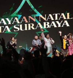 Pemkot Surabaya Gelar Perayaan Natal Kota di Balai Kota