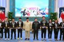 Presiden Prabowo Subianto memberikan apresiasi kepada atlet Indonesia peraih prestasi SEA Games ke-33 Thailand di Istana Negara, Jakarta.