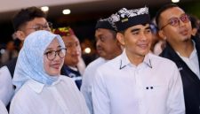 Bupati Banyuwangi Ipuk Fiestiandani menghadiri acara pisah sambut Kapolresta Banyuwangi dari Kombes Pol Dr. Rama Samtama Putra kepada Kombes Pol Dr. Rofiq Ripto Himawan di Pendopo Sabha Swagata Blambangan, Jumat malam (9/1/2026).