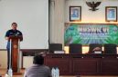 Kepala Dinas Komunikasi dan Informatika Kabupaten Bangkalan, Zainal Alim, mewakili Sekda Bangkalan saat memberikan sambutan pada Musyawarah Wilayah VI RAPI Wilayah 1301 Bangkalan di Aula Dinas Pendidikan Kabupaten Bangkalan, Minggu (11/1/2026).
