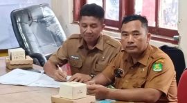 ASN PUTR Sumenep Ibnu Istianto Kanan Saat Mengikuti Rapat.