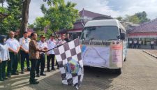 Bupati Bangkalan Lukman Hakim saat meresmikan program Bus Sekolah Gratis di Pendopo Agung Bangkalan, Kamis (15/01/2026).