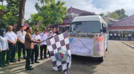 Bupati Bangkalan Lukman Hakim saat meresmikan program Bus Sekolah Gratis di Pendopo Agung Bangkalan, Kamis (15/01/2026).