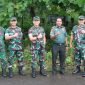 Asrendam V/Brawijaya Kolonel Kav Yudi Suryatin didampingi Dandim 0827/Sumenep saat melakukan survei lokasi rencana pembangunan Yon Teritorial Pertanian di Desa Kebunagung, Sumenep.
