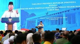 Presiden Prabowo Subianto memberikan arahan kepada rektor dan pimpinan perguruan tinggi dalam Taklimat Presiden di Istana Kepresidenan Jakarta.