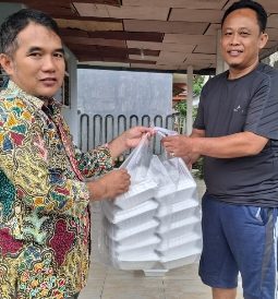 Warga Kepulauan Tertahan Akibat Cuaca Ekstrem, Baznas Sumenep Langsung Salurkan Logistik