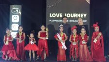 Anniversary ke-1 Exotic Model Management di Gedung Pertemuan KH. Abdi Manaf, SMK Muhammadiyah Lumajang, Sabtu (17/1/2026) malam.