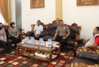 Kapolres Sumenep AKBP Anang Hardiyanto saat bersilaturahmi dengan Bupati Sumenep dan Ketua DPRD Kabupaten Sumenep.