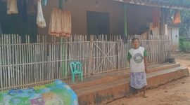 Kondisi rumah sederhana yang ditempati dua janda lanjut usia di Desa Bunbarat, Kecamatan Rubaru, Kabupaten Sumenep.