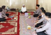 Kapolres Sumenep AKBP Anang Hardiyanto, S.I.K., saat bersilaturahmi dengan Ketua MUI Kabupaten Sumenep KH. Soleh Abdurahman di Desa Prenduan, Rabu (21/1/2026).