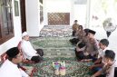 Kapolres Sumenep AKBP Anang Hardiyanto, S.I.K., saat bersilaturahmi dengan Pimpinan Ponpes Al-Amien Prenduan KH. Dr. Ahmad Fauzi Tidjani, M.A., Ph.D., di Desa Prenduan, Kecamatan Pragaan, Rabu (21/1/2026).