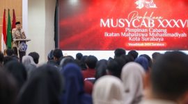 Wali Kota Surabaya Eri Cahyadi menghadiri Musyawarah Cabang Ke-XXXVI Ikatan Mahasiswa Muhammadiyah (IMM) Kota Surabaya di Gedung Rektorat UMSURA, Sabtu (24/1/2026).