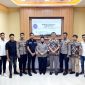 Kabag SDM Polres Sumenep Kompol Widiarti S., S.H. didampingi dosen pembimbing dan mahasiswa Fakultas Hukum Universitas Wiraraja saat penutupan PKL di Ruang Vidcon Polres Sumenep, Senin (26/1/2026).