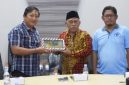 Jajaran Diskominfo Kabupaten Bangkalan menerima kunjungan kerja DPRD Kabupaten Tulungagung Komisi D di ruang Command Center, Jumat (30/1/2026).