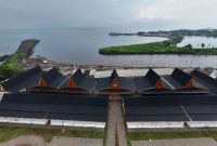 Progres pembangunan Kampung Nelayan Merah Putih di kawasan pesisir Plengsengan Ancol, Kelurahan Lateng, Banyuwangi.