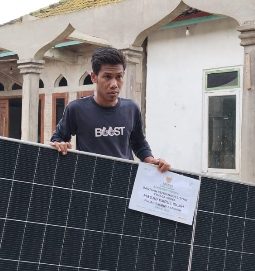 Masjid Darul Islah Pulau Saebus Kini Terang Berkat Bantuan PLTS Baznas Sumenep