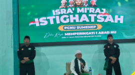 KH Dr. A. Busyro Karim saat menyampaikan tausiyah pada peringatan Isra’ Mi’raj Nabi Muhammad SAW dalam rangkaian 1 Abad Nahdlatul Ulama.