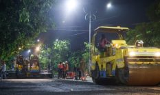 Pemkot Surabaya Tingkatkan Kualitas Jalan Rawan Genangan dengan Metode Overlay