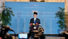 Menteri Luar Negeri Sugiono menyampaikan keterangannya kepada awak media usai mendampingi Presiden Prabowo Subianto menerima sejumlah mantan menteri luar negeri, mantan wakil menteri luar negeri, serta tokoh senior diplomasi nasional di Istana Merdeka, Jakarta, pada Rabu, 4 Februari 2026. Foto: BPMI Setpres/Laily Rachev