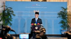 Menteri Luar Negeri Sugiono menyampaikan keterangannya kepada awak media usai mendampingi Presiden Prabowo Subianto menerima sejumlah mantan menteri luar negeri, mantan wakil menteri luar negeri, serta tokoh senior diplomasi nasional di Istana Merdeka, Jakarta, pada Rabu, 4 Februari 2026. Foto: BPMI Setpres/Laily Rachev