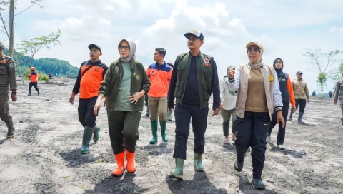 sosialisasi Proyek VDRRSL Package S2 dan S4 di Kantor Bupati Lumajang, Jumat (6/2/2026).