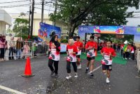 Ribuan peserta mengikuti RS Baghraf Health Care (BHC) Run 2026 dengan titik start di depan RS BHC, Kabupaten Sumenep, Minggu (8/2/2026).