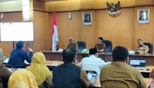 Wakil Bupati Bangkalan Moh. Fauzan Ja’far memimpin Rapat Evaluasi Tim Koordinasi Penanggulangan Kemiskinan (TKPK) di Aula Diponegoro, Sekretariat Daerah Kabupaten Bangkalan.