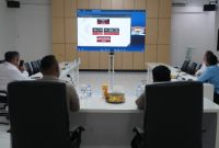 Jajaran Polres Purwakarta mengikuti kegiatan Analisa dan Evaluasi (Anev) SPPG MBG Polda Jabar melalui zoom meeting di Aula Presisi, Rabu (11/2/2026).