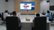 Jajaran Polres Purwakarta mengikuti kegiatan Analisa dan Evaluasi (Anev) SPPG MBG Polda Jabar melalui zoom meeting di Aula Presisi, Rabu (11/2/2026).