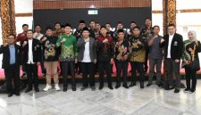 Pelantikan pengurus LBH AP Muhammadiyah Sumenep di Pendopo Kabupaten Sumenep, disaksikan jajaran pemerintah daerah dan pimpinan Muhammadiyah, Minggu (15/2/2026).