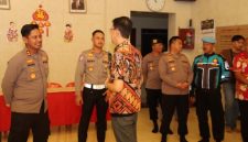 Kapolres Sumenep AKBP Anang Hardiyanto saat menghadiri dan melakukan pengamanan Peribadatan Imlek 2026 di Klenteng Tridharma Pao Sian Lin Kong, Sumenep, Senin (16/2/2026) malam.