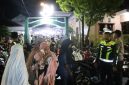 Personel Polres Sumenep melakukan pengamanan kegiatan Sholat Tarawih dan pembagian zakat mal di sejumlah masjid dan mushala di Kabupaten Sumenep.