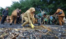 Bupati Ipuk Deklarasikan Banyuwangi ASRI, Selaraskan Program Indonesia ASRI Presiden Prabowo