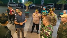 patroli skala besar Polri bersama TNI dan Pemkab Sumenep, Kamis (19/2) malam.