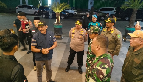patroli skala besar Polri bersama TNI dan Pemkab Sumenep, Kamis (19/2) malam.
