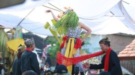Penampilan seni tradisi dalam rangkaian Banyuwangi Attractions sebagai upaya penguatan identitas budaya daerah, Sabtu (21/2/2026).