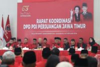 Ketua DPD PDI Perjuangan Jawa Timur Said Abdullah memberikan arahan dalam Rapat Koordinasi Ketua, Sekretaris dan Bendahara DPC se-Jawa Timur di Kantor DPD PDIP Jatim, Surabaya, Sabtu (14/2/2026).