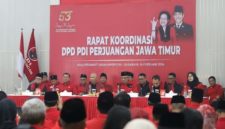 Ketua DPD PDI Perjuangan Jawa Timur Said Abdullah memberikan arahan dalam Rapat Koordinasi Ketua, Sekretaris dan Bendahara DPC se-Jawa Timur di Kantor DPD PDIP Jatim, Surabaya, Sabtu (14/2/2026).