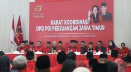 Ketua DPD PDI Perjuangan Jawa Timur Said Abdullah memberikan arahan dalam Rapat Koordinasi Ketua, Sekretaris dan Bendahara DPC se-Jawa Timur di Kantor DPD PDIP Jatim, Surabaya, Sabtu (14/2/2026).