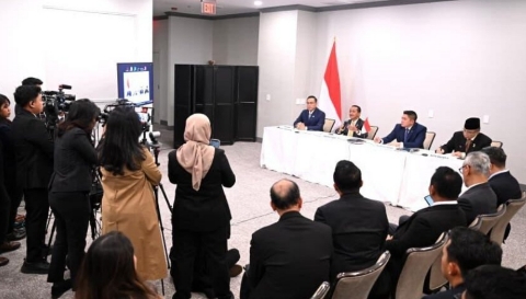 Menteri ESDM Bahlil Lahadalia menyampaikan keterangan pers di Washington D.C., Amerika Serikat, Jumat (20/2/2026). (Foto: BPMI Setpres)