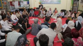 Wali Kota Surabaya Eri Cahyadi saat meninjau Kampung Pancasila RW IV Ngagel Rejo, Kecamatan Wonokromo, yang diproyeksikan sebagai model percontohan bagi wilayah lain di Surabaya.