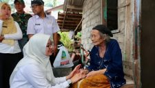 Bupati Banyuwangi Ipuk Fiestiandani saat meluncurkan program Lapor Camat di sela silaturahmi bersama warga di Kecamatan Wongsorejo, Senin (23/2/2026).
