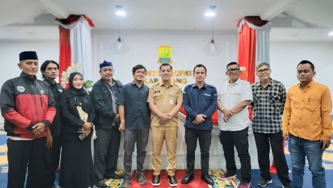 Panitia Silaturahmi Akbar Pers 2026 usai audiensi dengan Bupati Karawang di Kantor Bupati Karawang, Senin (23/2/2026).