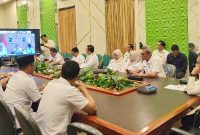 Bupati Bangkalan Lukman Hakim mengikuti forum REBOAN bersama Kementerian Dalam Negeri secara virtual dari Pendopo Agung Bangkalan, Rabu (25/2/2026).