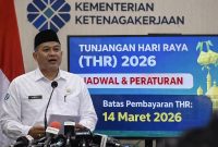 Menteri Ketenagakerjaan Yassierli saat memberikan keterangan terkait kebijakan Tunjangan Hari Raya (THR) 2026 di Jakarta. (Foto:AI)